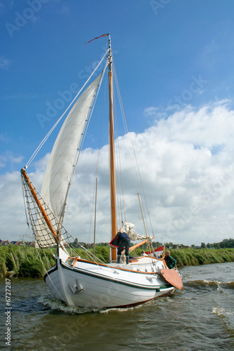 Plattbodenboot in den Niederlanden