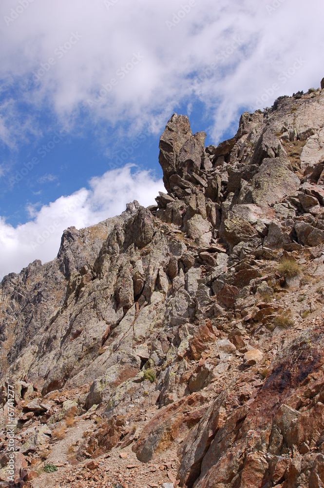 rocher en équilibre, Alpes rocher en équilibre, Alpes