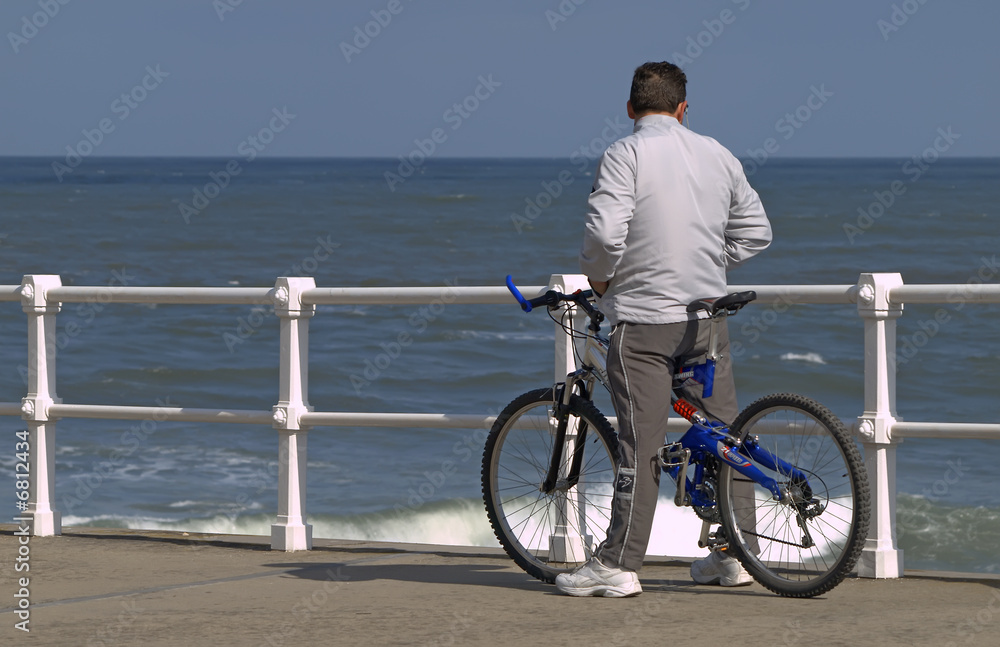 Fototapeta premium Hombre en bicicleta