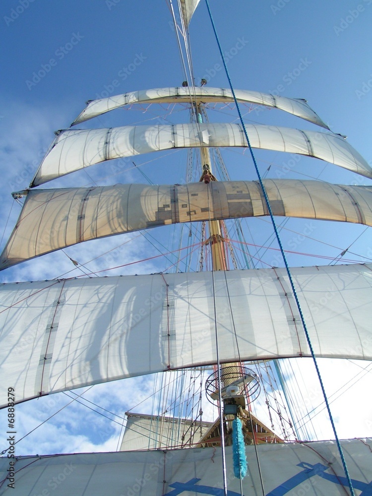 Obraz premium sails on mast
