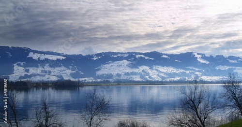 lac en hiver