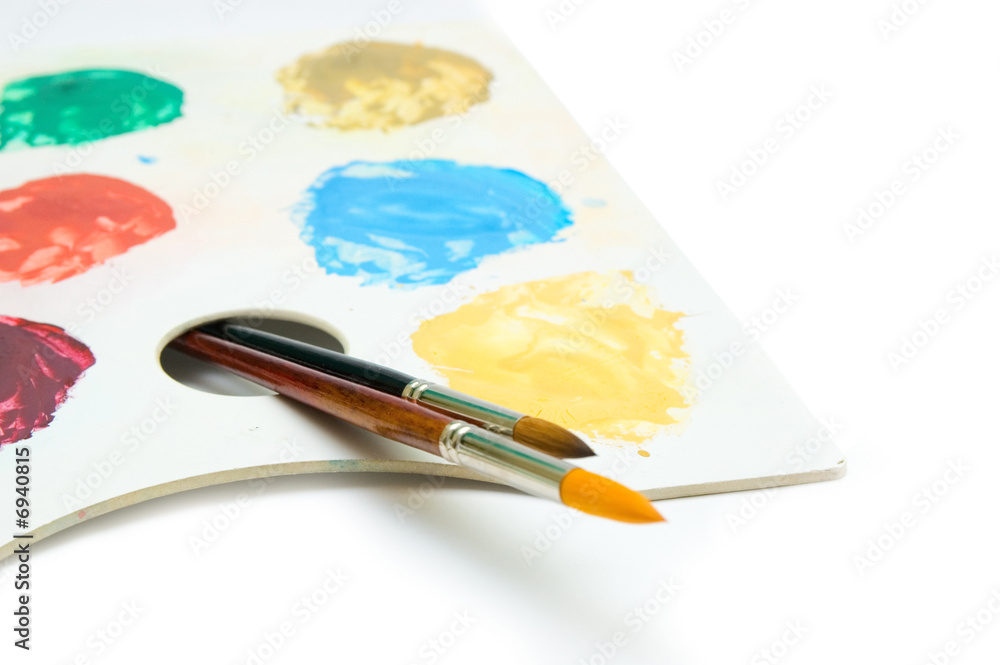 Obraz premium Paintbrushes and easel