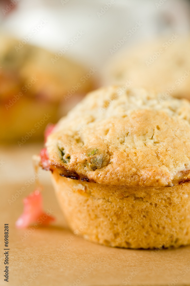 Muffin with rhubarb and pistachio Muffin with rhubarb and pistachio