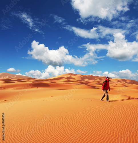Hike in desert © Galyna Andrushko