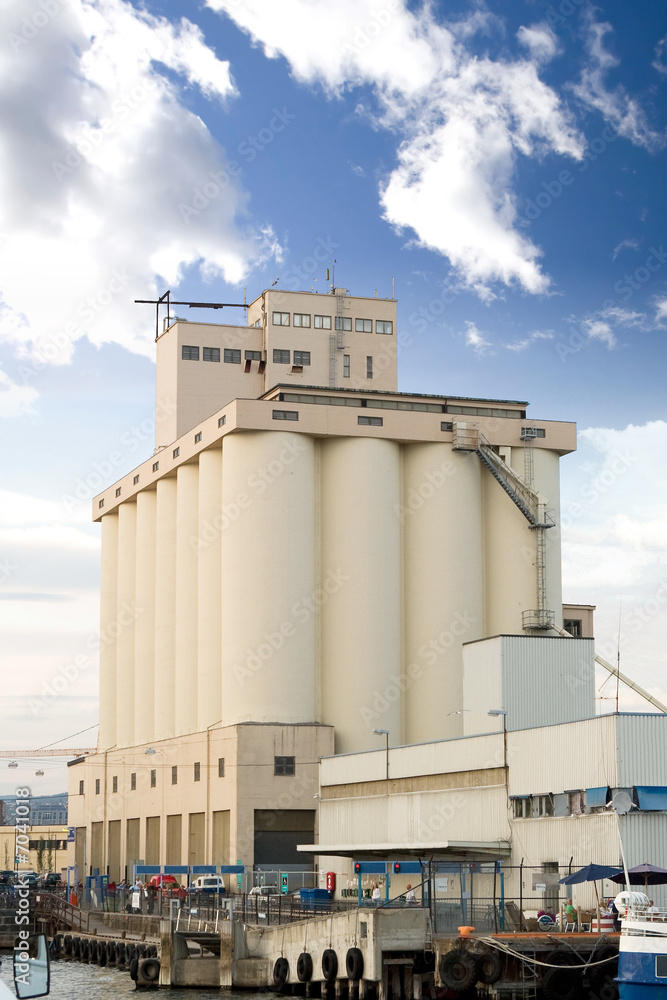 Fototapeta premium Granary Shipping Port
