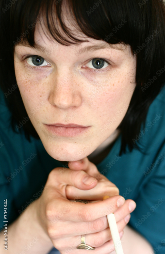women portrait -cigaret women portrait -cigaret