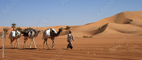 Touaregs dans le Sahara photo