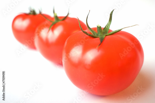 three tomatoes-02