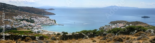 Griechische Insel Andros mit Blick auf Batsi