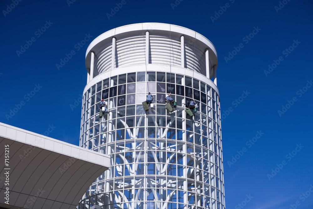Obraz premium 143 High rise window cleaners