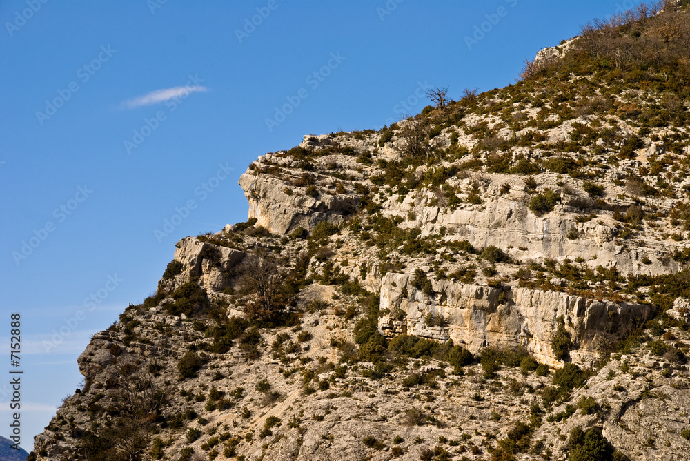  Montagne calcaire de la Drôme provençale.
