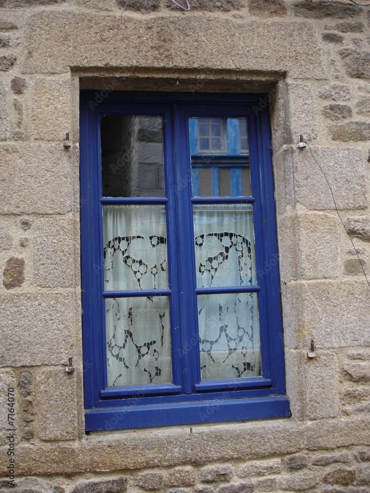Fenêtre d'une vieille demeure à Dinan (Bretagne, Côtes d'Armor)
