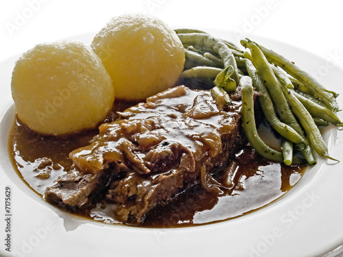 Sauerbraten mit Klößen