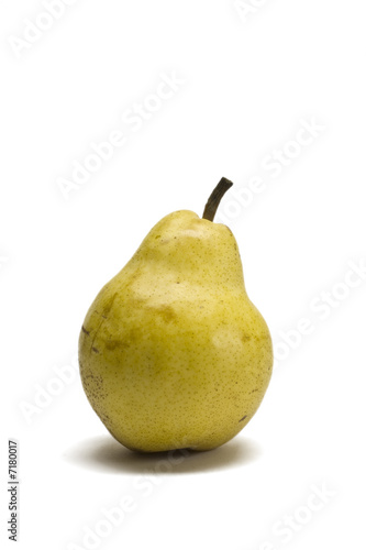 Birne stehend freigestellt