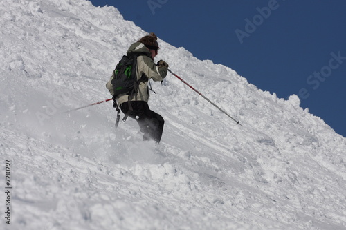 skieur en action