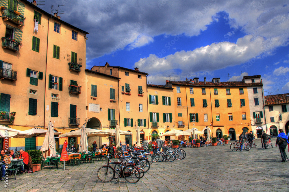 Lucca - Circular Square