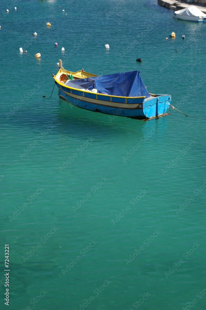 Fischerboot im Hafen auf Malta