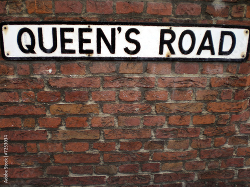 Queen's road
