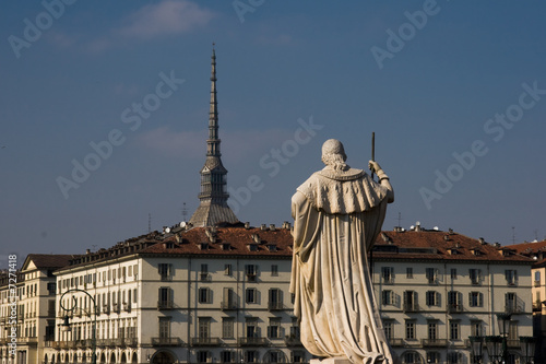 Statua & Mole photo