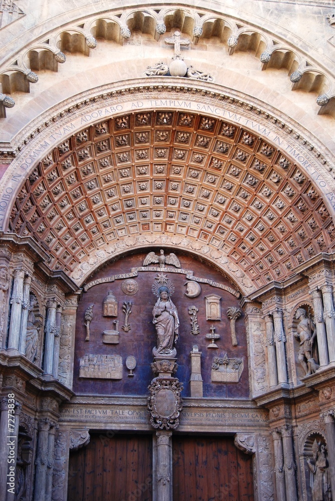 Obraz premium Entrance to Cathedral le Seu