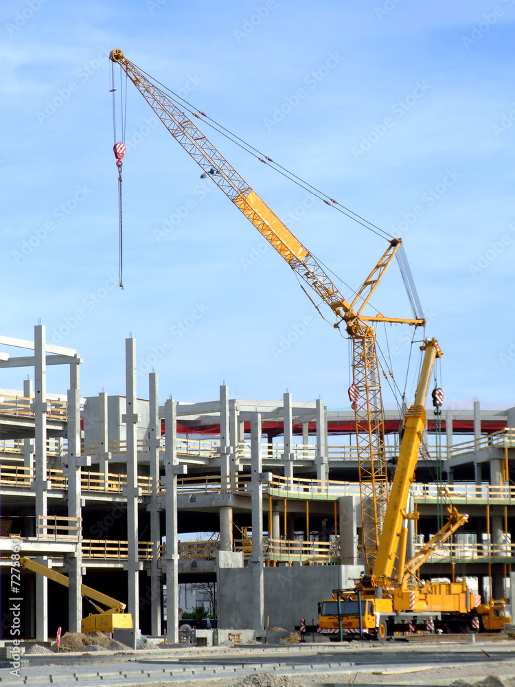 Baustelle mit Kran Baustelle mit Kran