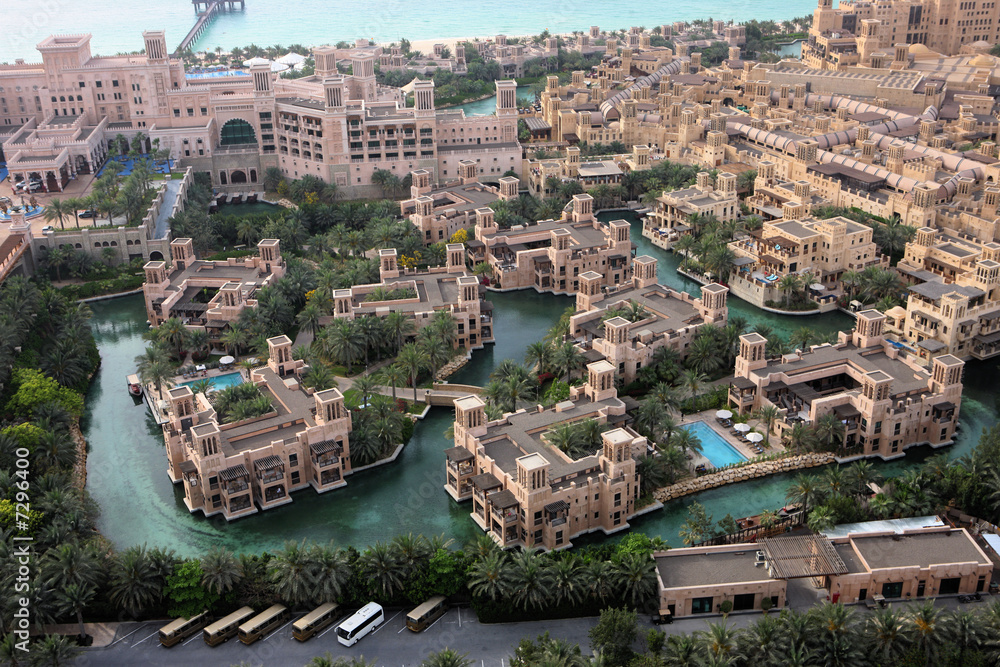 Architecture & Waterways Of Al Qasr And Madinat Jumeirah
