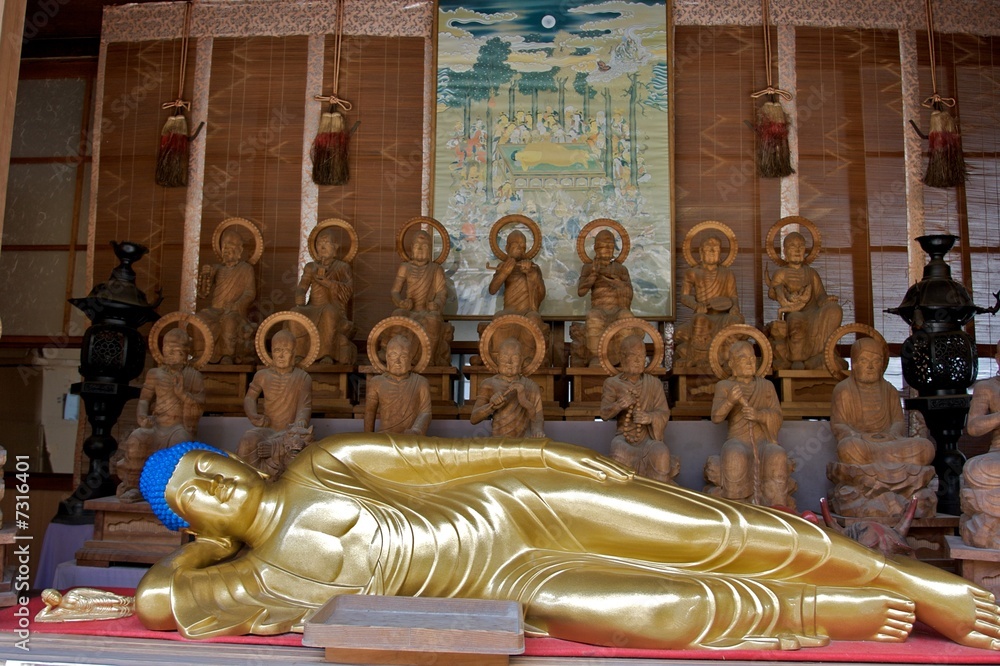Miyajima golden buddha