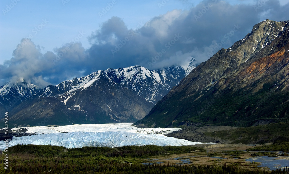 Moutains around Matanuska glacier along Alaskan highway 1