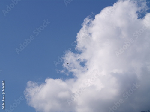 cielo blu e nube photo