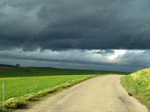 Wallpaper Mural Vom Hellen ins Dunkel Torontodigital.ca