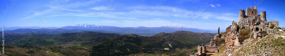 Fototapeta premium Castello sui monti