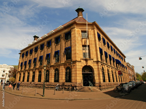 Monumental building