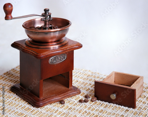 coffee-grinder with box for ground coffee