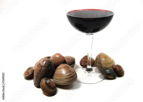 red wine and shellfish