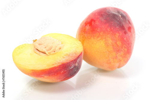 Obraz na płótnie Two fresh peach w salonie