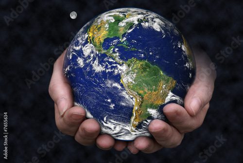 Tableau sur toile Holding the Earth