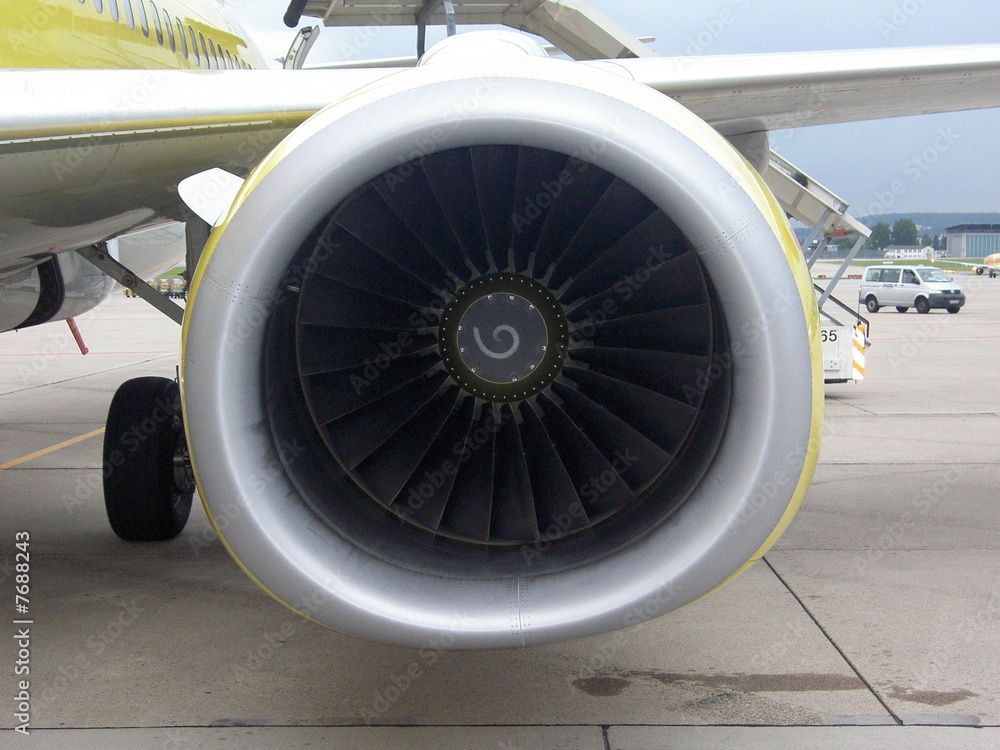 Foto Stock Ein Triebwerk einer Boeing 737-800 | Adobe Stock