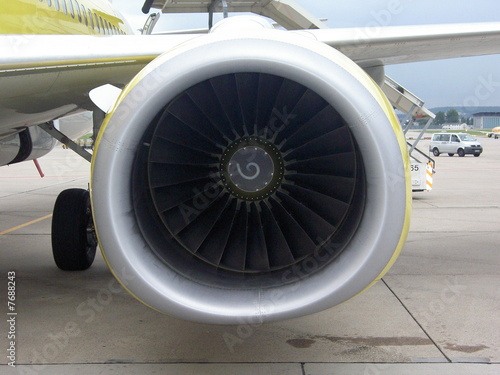 Ein Triebwerk einer Boeing 737-800