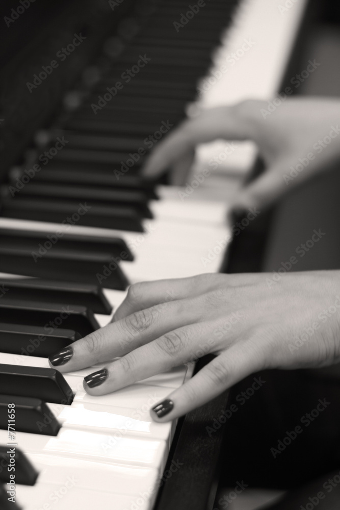 Obraz premium Playing Piano