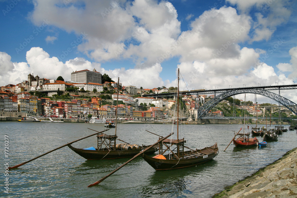 Porto cityscape with Dom Luís I 