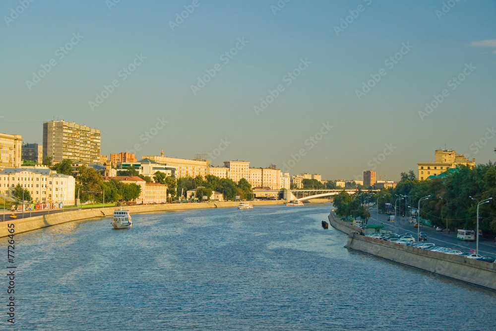 Obraz premium Moscow quay 2