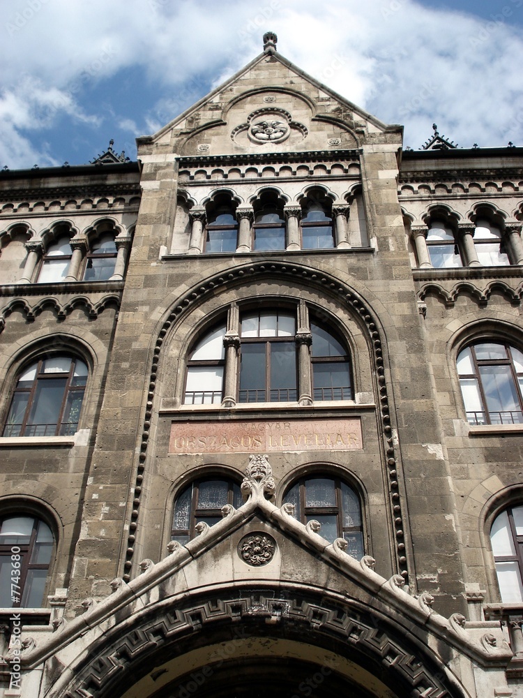 Fototapeta premium clouds reflecting in the windows