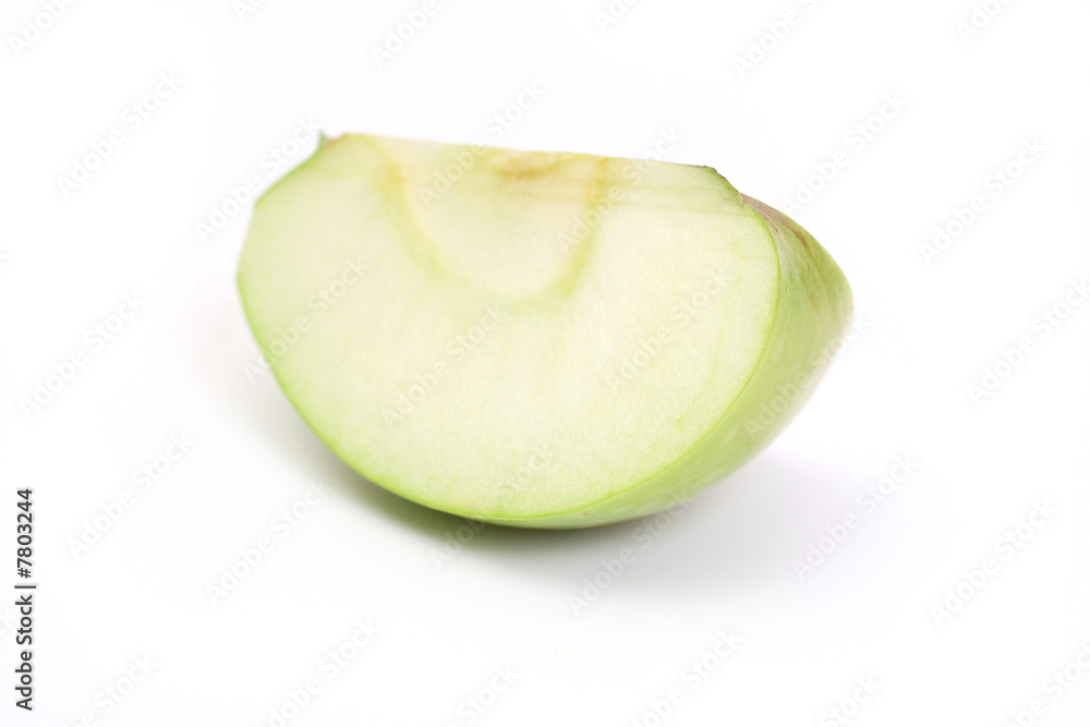 Slice a green apple