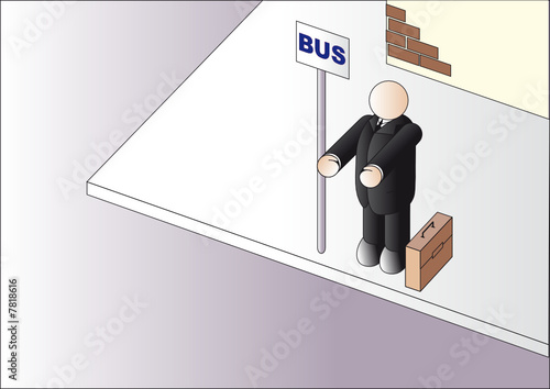 Hombre esperando el autobus