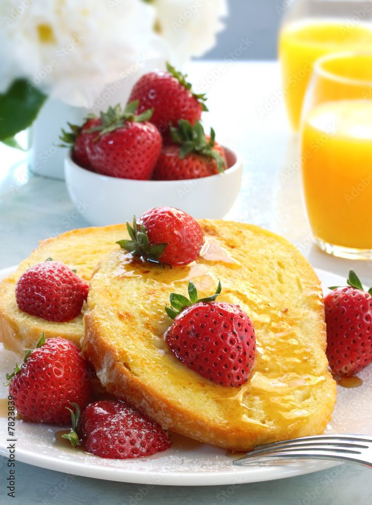 French Toast with Strawberries