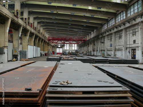 Stillstand in Fabrikhalle