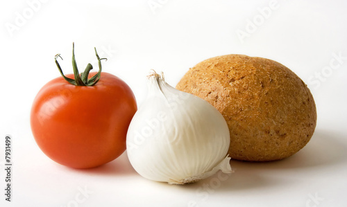 tomato bread onion photo