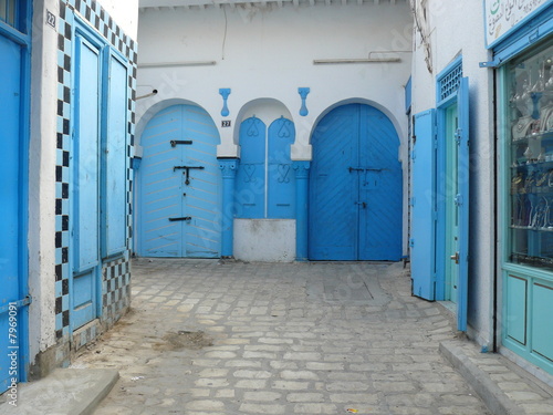 Tunisie - Ile de Djerba – portes à Houmt Souk © albillottet