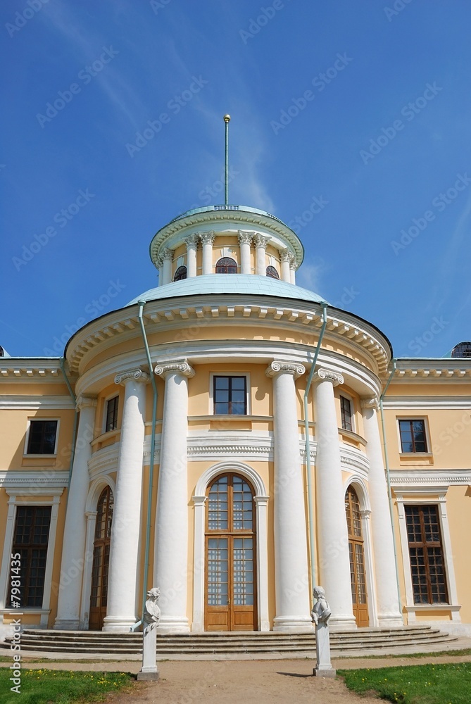 Manor house in Arkhangelskoye, Moscow. Vertical version