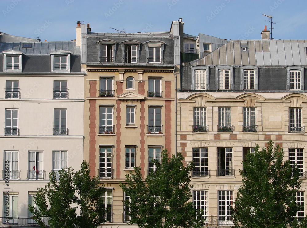 Façades d'immeuble parisiens